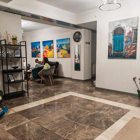 White Boutique Hotel- เอโฟริเอนอร์ด ภายนอก รูปภาพ