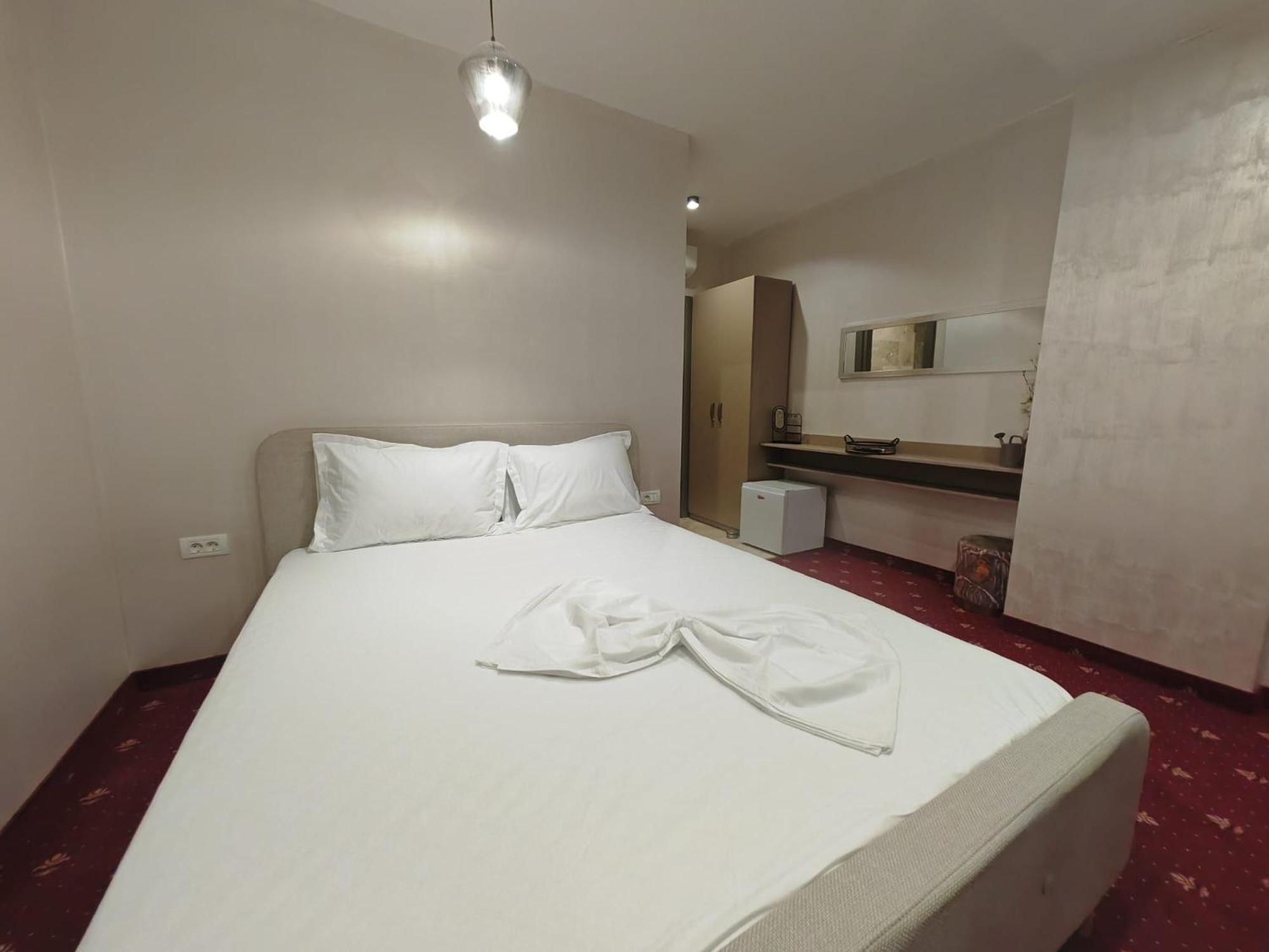 White Boutique Hotel- เอโฟริเอนอร์ด ภายนอก รูปภาพ
