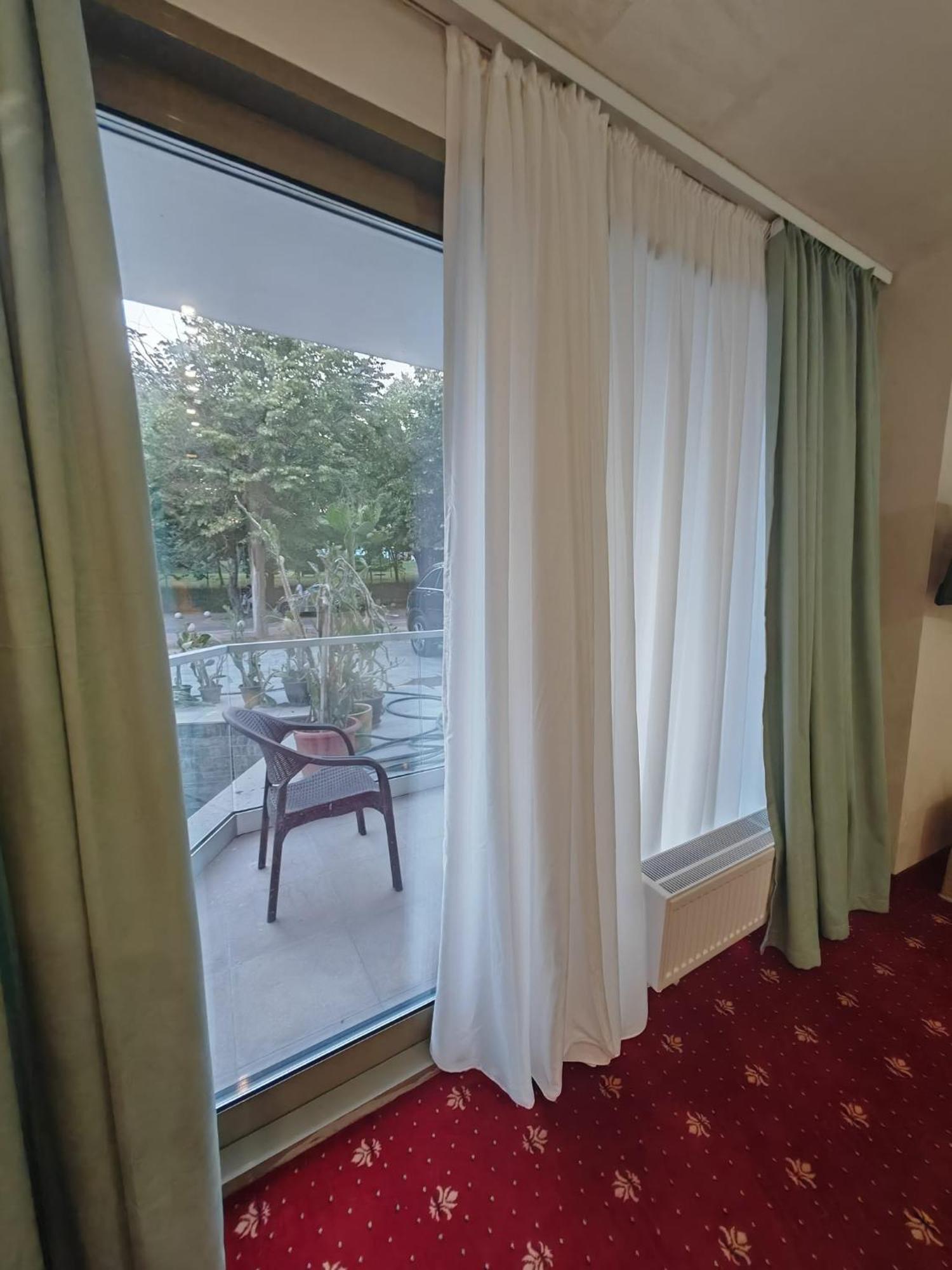 White Boutique Hotel- เอโฟริเอนอร์ด ภายนอก รูปภาพ