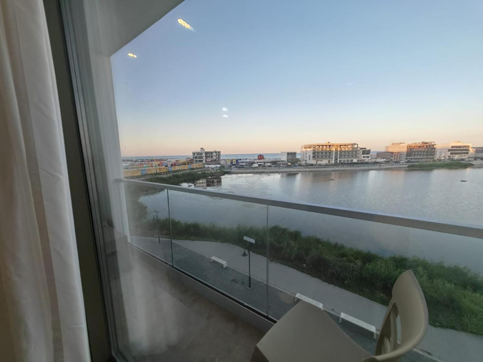 White Boutique Hotel- เอโฟริเอนอร์ด ภายนอก รูปภาพ