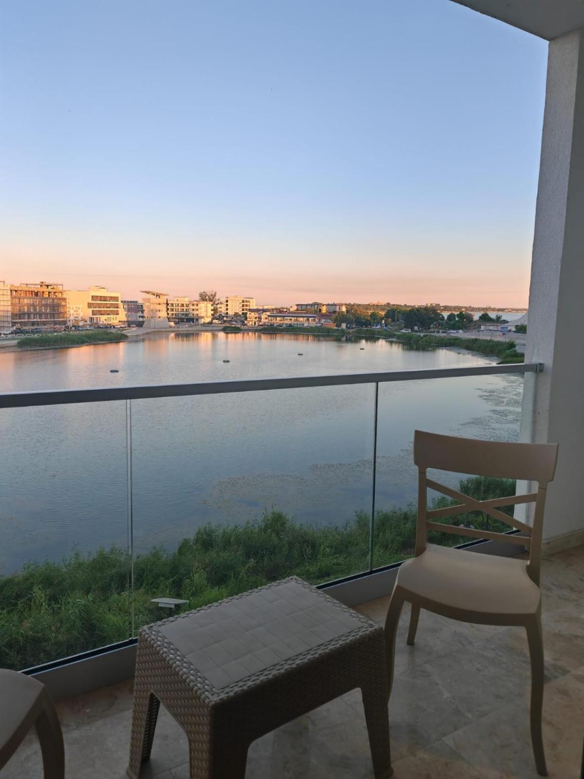 White Boutique Hotel- เอโฟริเอนอร์ด ภายนอก รูปภาพ
