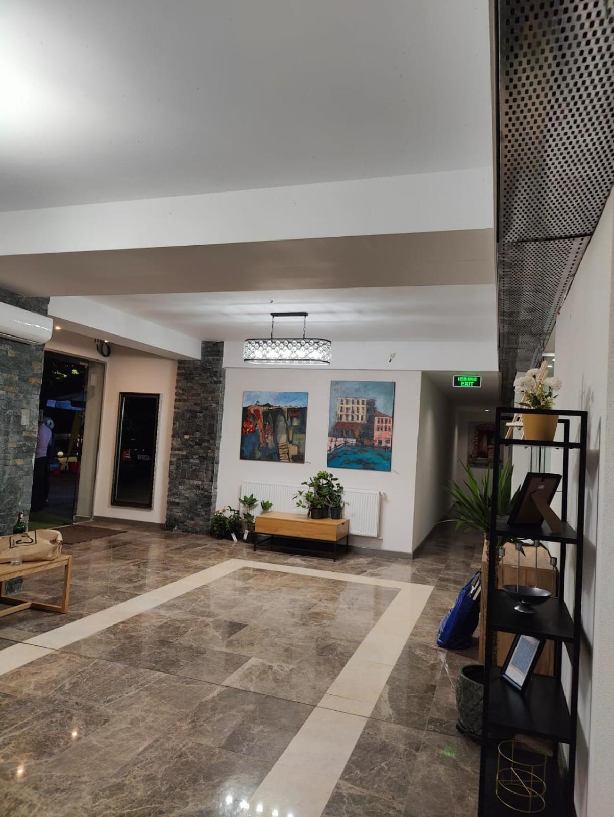 White Boutique Hotel- เอโฟริเอนอร์ด ภายนอก รูปภาพ