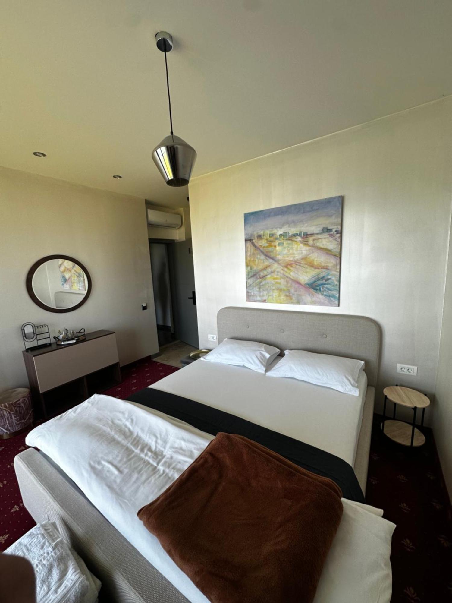 White Boutique Hotel- เอโฟริเอนอร์ด ภายนอก รูปภาพ